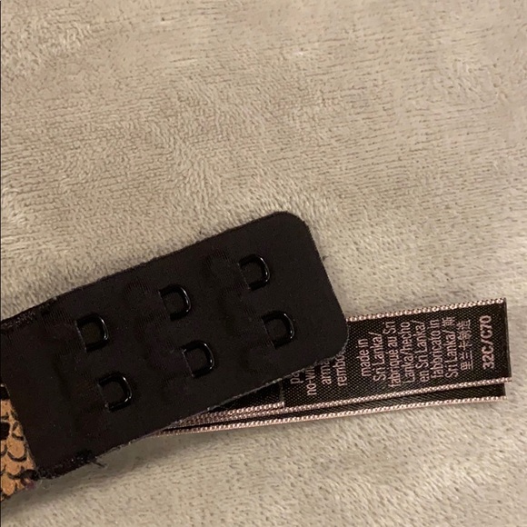 Victoria’s Secret Lightly Lined Wireless Bra 32C - Picture 5 of 7